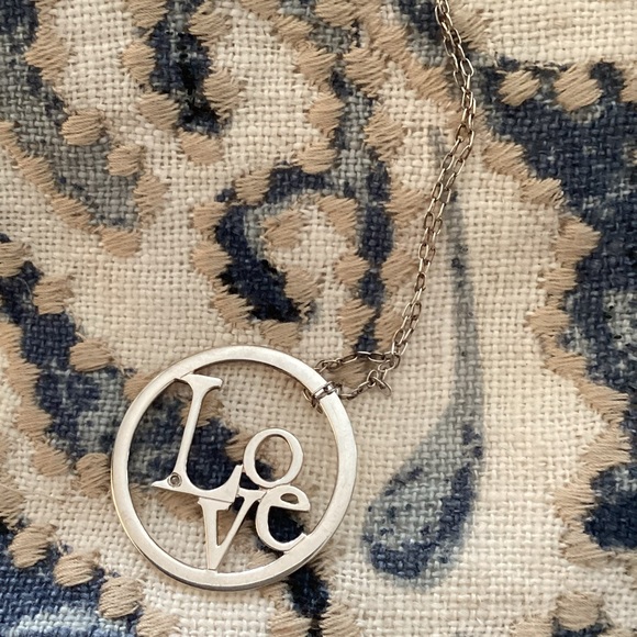 925 LOVE Necklace - Picture 5 of 6